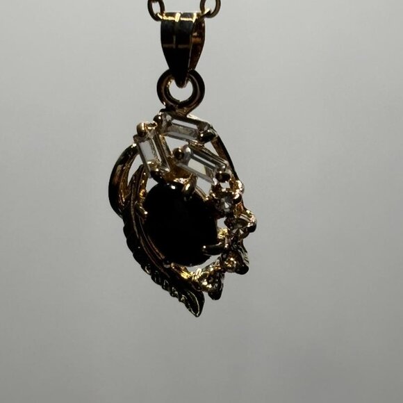 Vintage ONYX Pendant Necklace, Dolphin Ore 18K Gold Electroplate - Picture 4 of 8